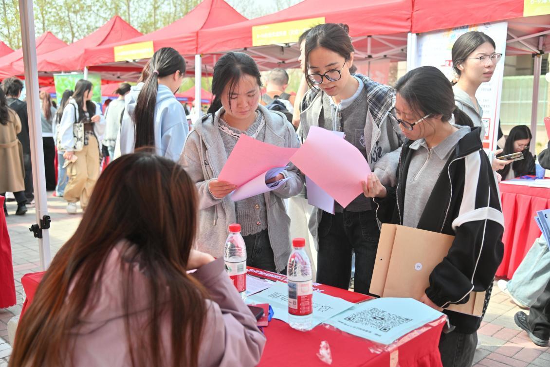 学习强国报道beat365官网举办2026届毕业生春季大型双选会